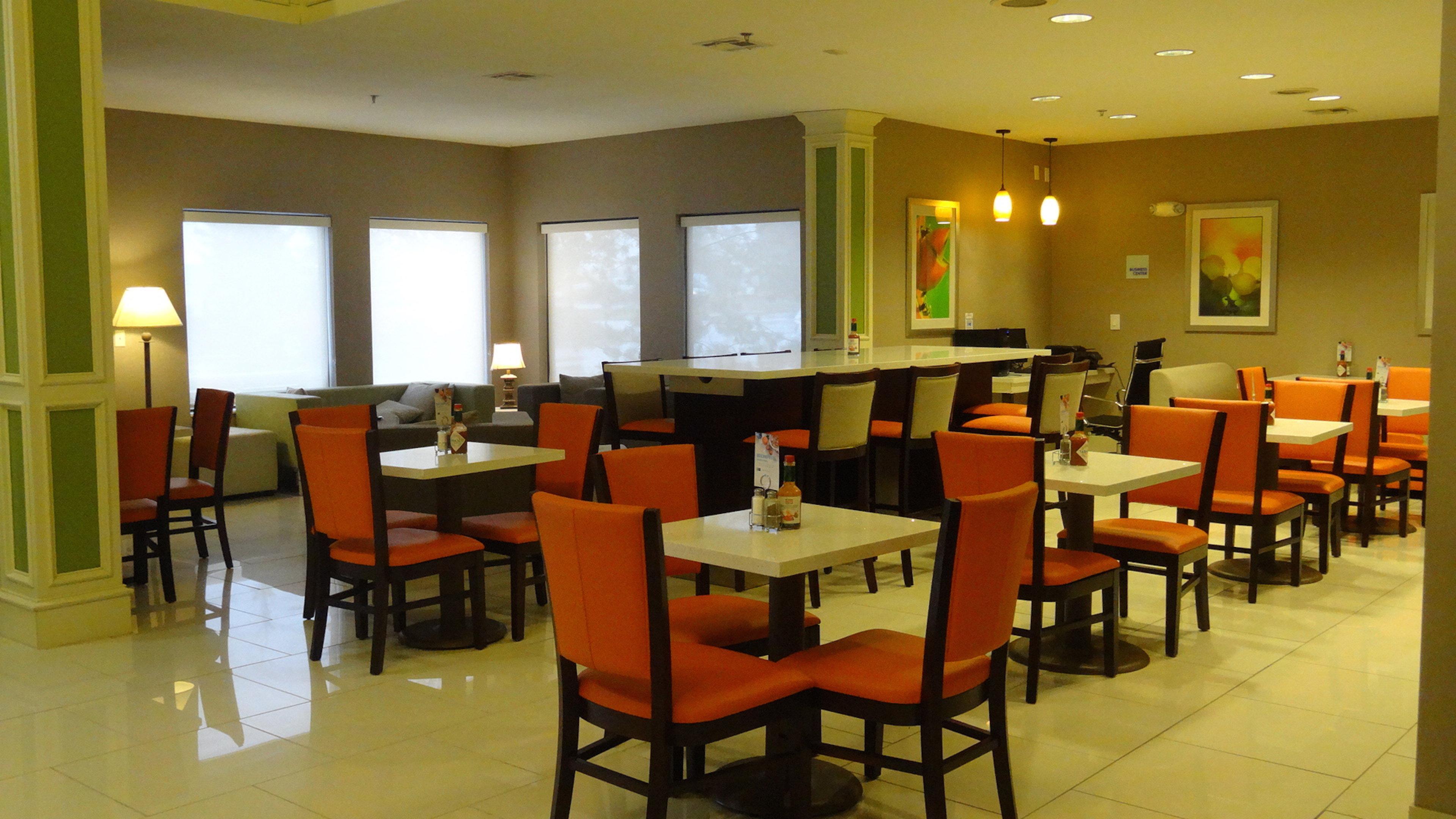Holiday Inn Express Hotel Kansas City - Bonner Springs By Ihg Exterior foto