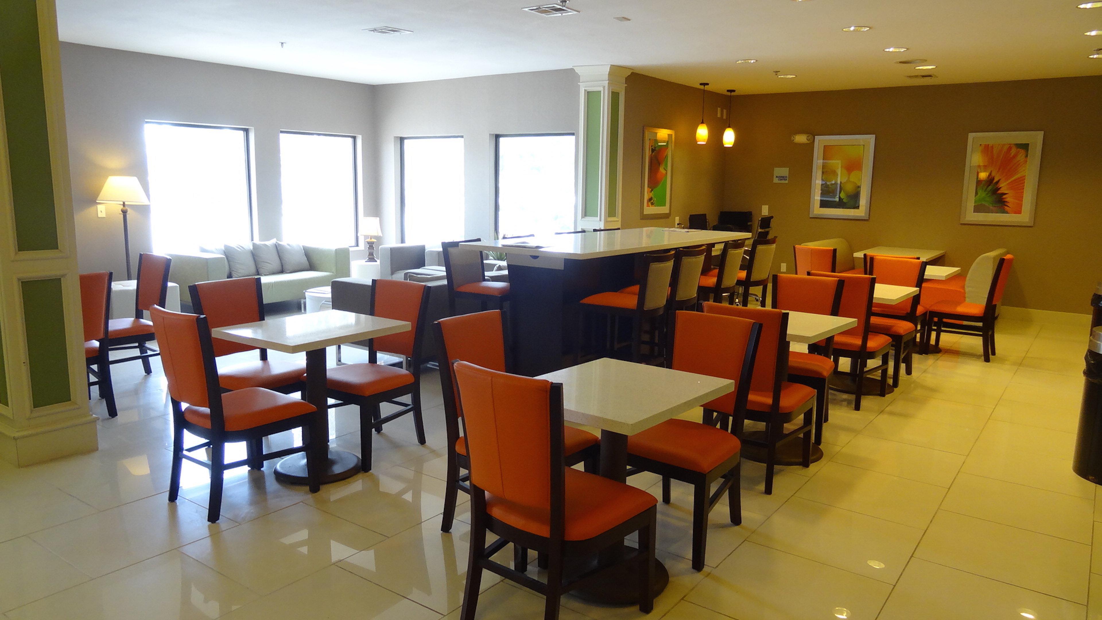 Holiday Inn Express Hotel Kansas City - Bonner Springs By Ihg Exterior foto